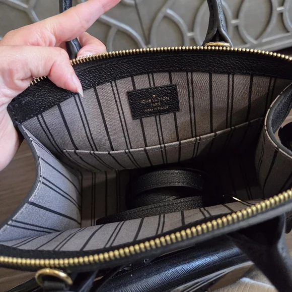 Louis VuittonEmpreinte Mini Pont-Neuf - Picture 3 of 4